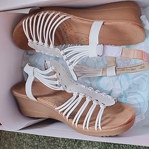 Baretrap White sandals.